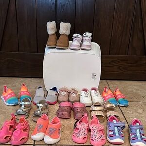 Girls shoes: sneakers, sandals, boots, water shoes various conditions